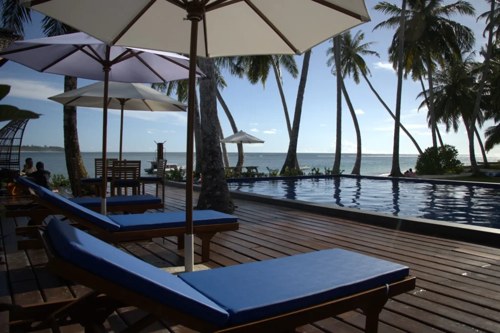 Mentawai hotel vs surf resort comparison — Nasara Resort 2026