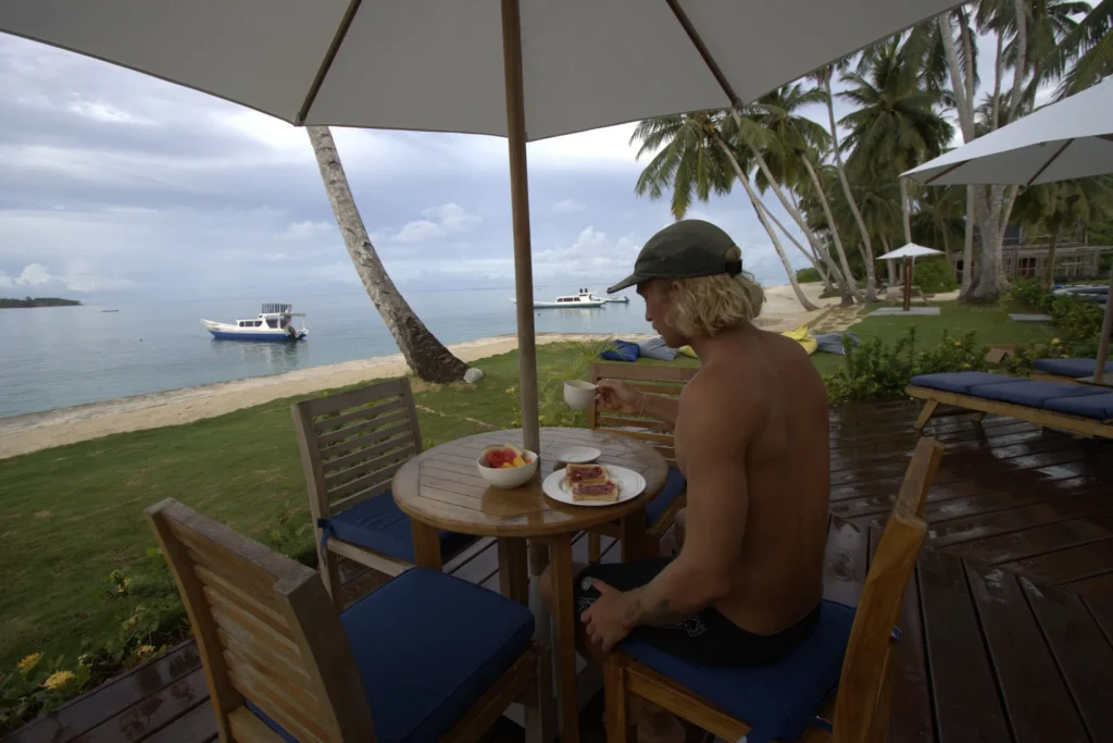 Breakers restaurant beachside dining Nasara Resort Mentawai hotel alternative