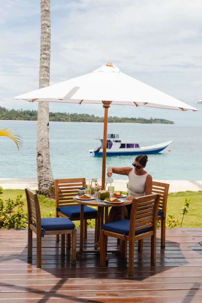 Breakers restaurant Nasara Resort Mentawai — beachside a la carte dining